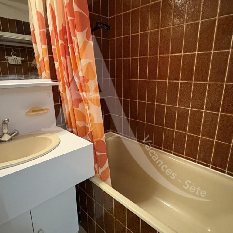 T2 PARKING ACCES DIRECT AUX PLAGES - Appartement - Vue sur Mer - 8
