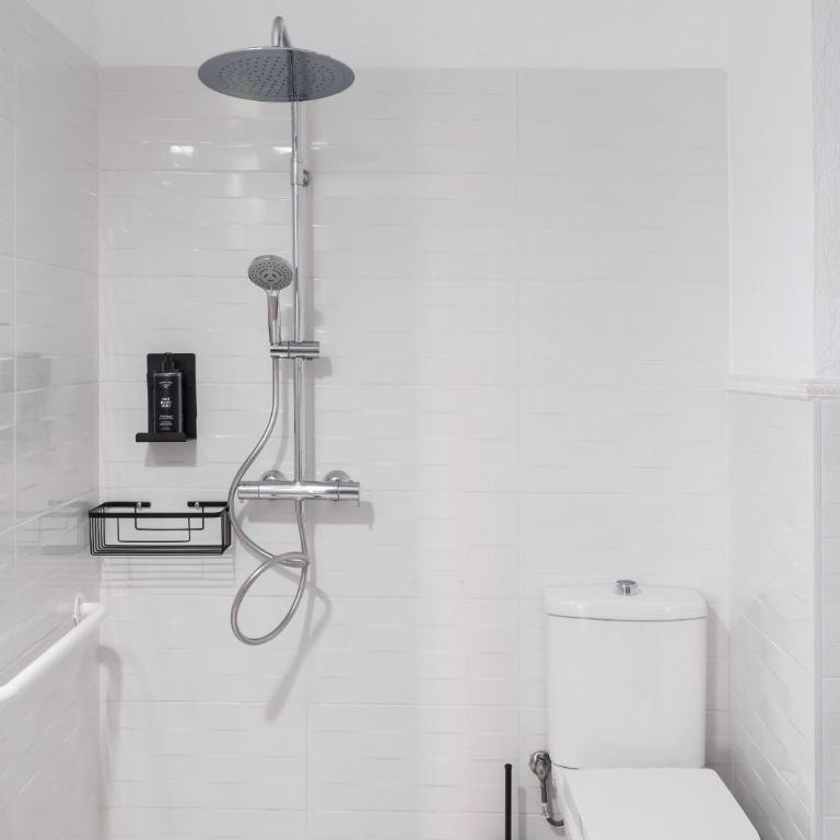 Limehome Almeria Hernan Cortes - Studio with sofa bed (wheelchair accessible) - 3