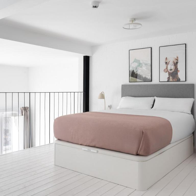 Limehome Almeria Hernan Cortes - Comfort Duplex Studio with sofa bed - 3