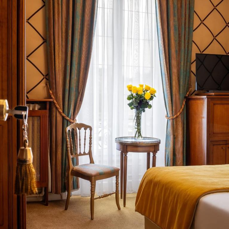 Grand Hôtel Des Templiers - Chambre Simple avec Baignoire - 5