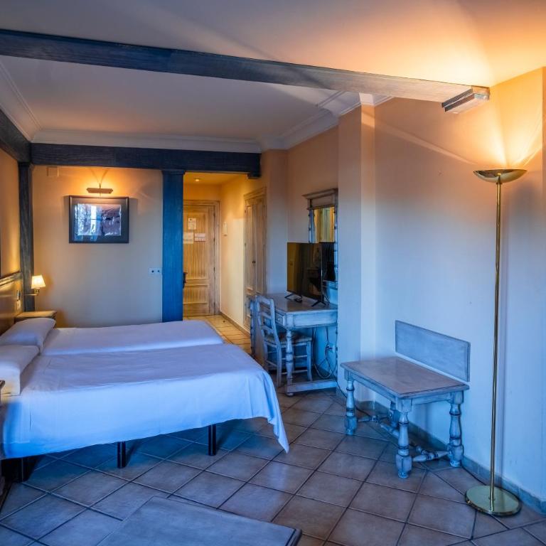 The Mountains Hotel - Chambre Quadruple Standard - 8