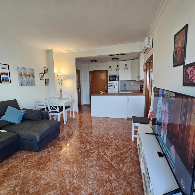 La Roca-Mediterráneo Views, 8th Floor-New Kitchen- POOL- Parking-Air Conditioning, Ceiling Fans & Free WIFI - Apartamento de 1 dormitorio - 4
