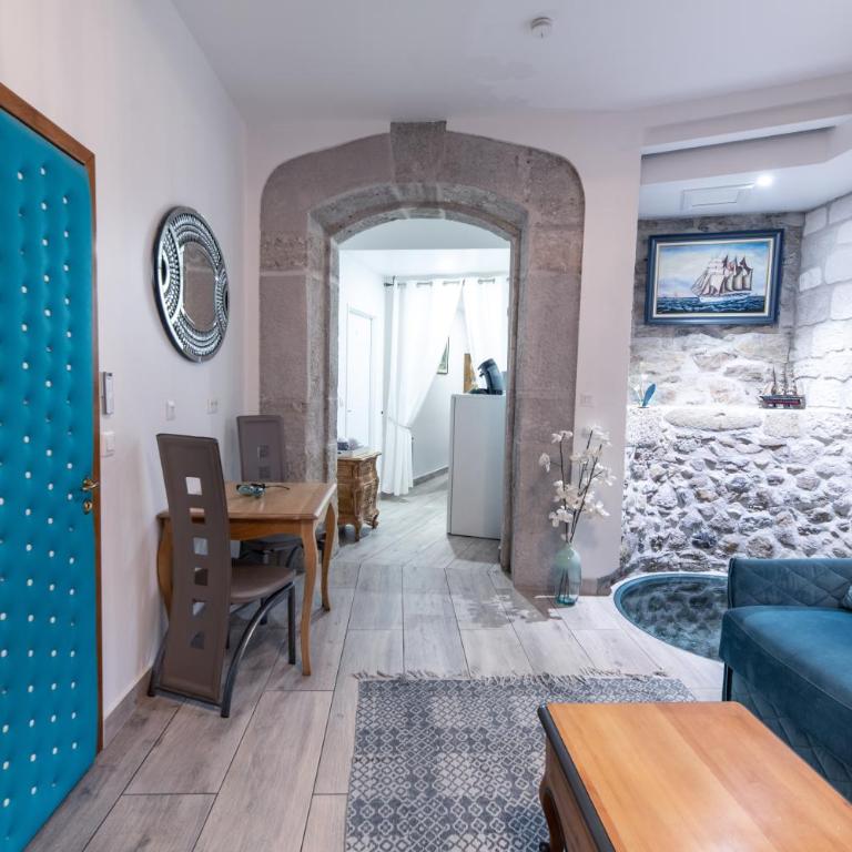 Chambre du Puits du Couvent - Chambre Familiale avec Baignoire - 2