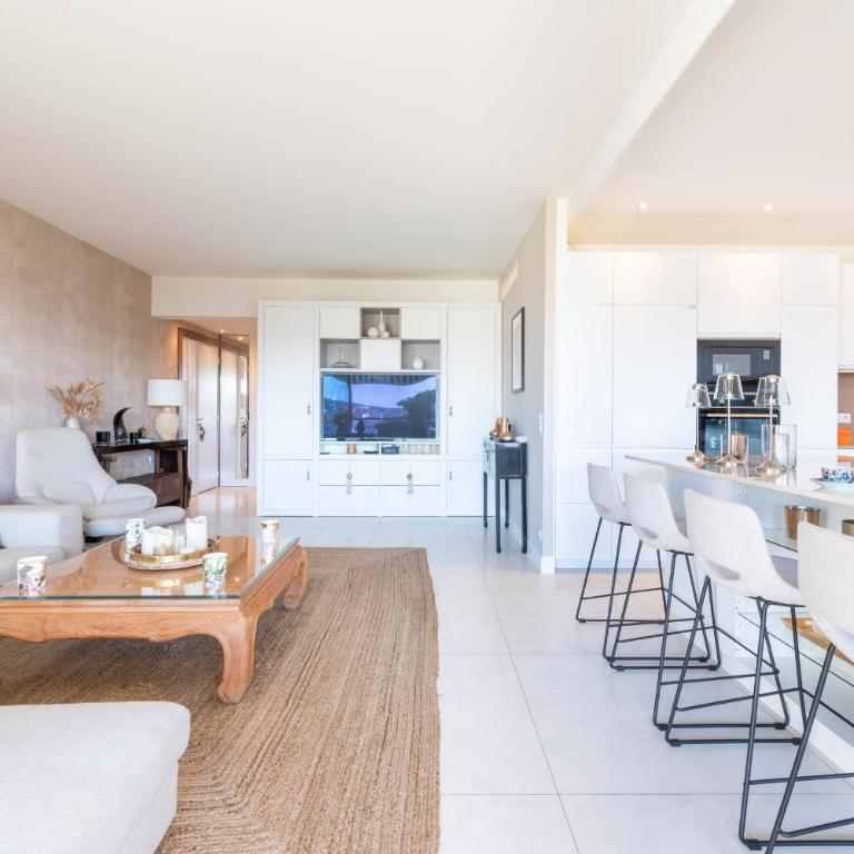 Luxury 2-Br Apartment with Sea View Cannes - Appartement - 12