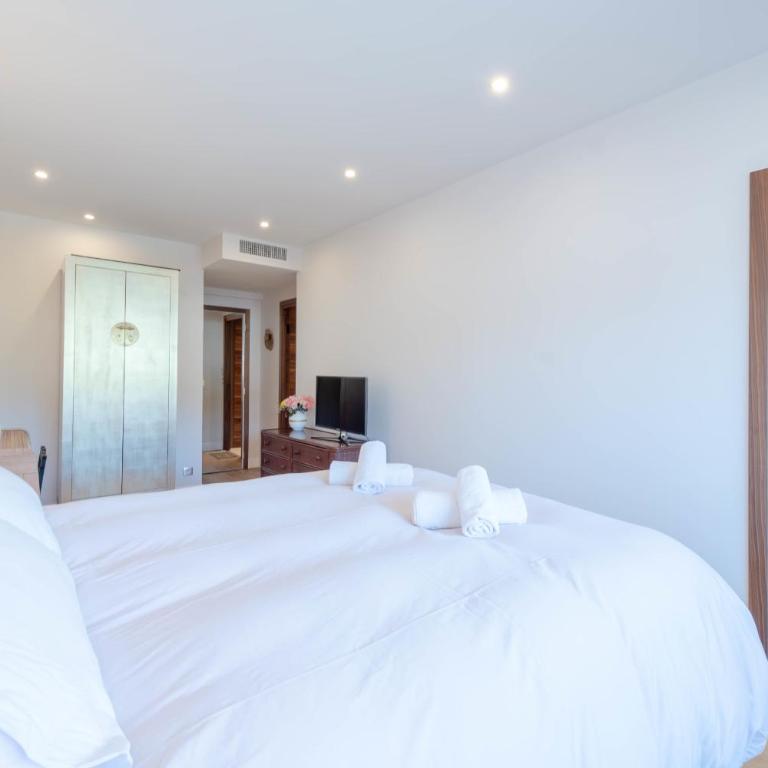Luxury 2-Br Apartment with Sea View Cannes - Appartement - 32