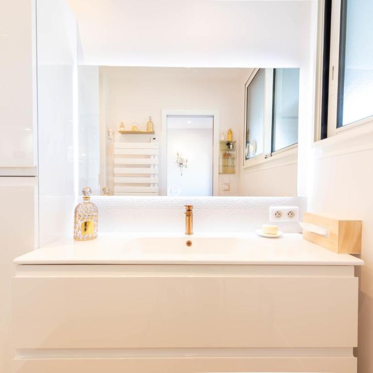 Luxury 2-Br Apartment with Sea View Cannes - Appartement - 35