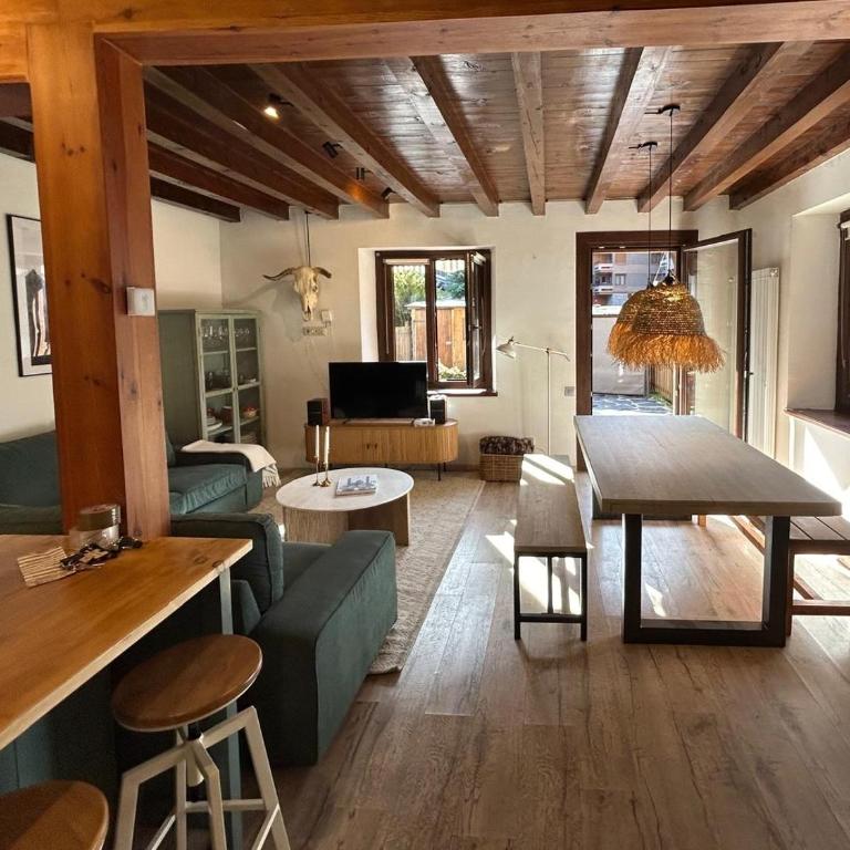 Chalet con encanto Jardín y Parking Privado - Chalet de 3 dormitorios - 9