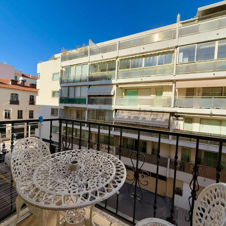 A025-Appartement 2 chambres - carré d'Or-hyper centre Cannes - Apartamento - 19