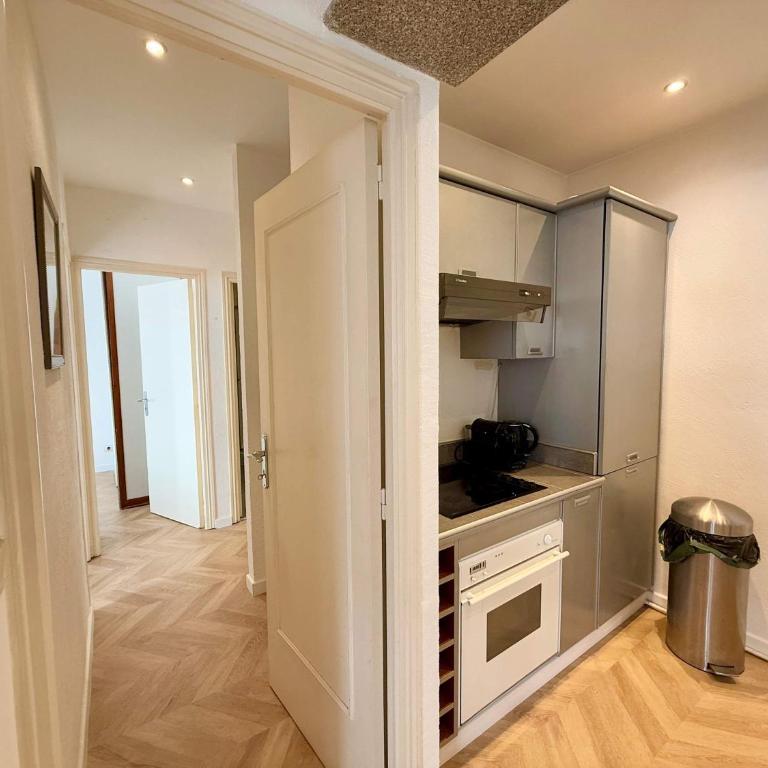 A025-Appartement 2 chambres - carré d'Or-hyper centre Cannes - Apartamento - 8