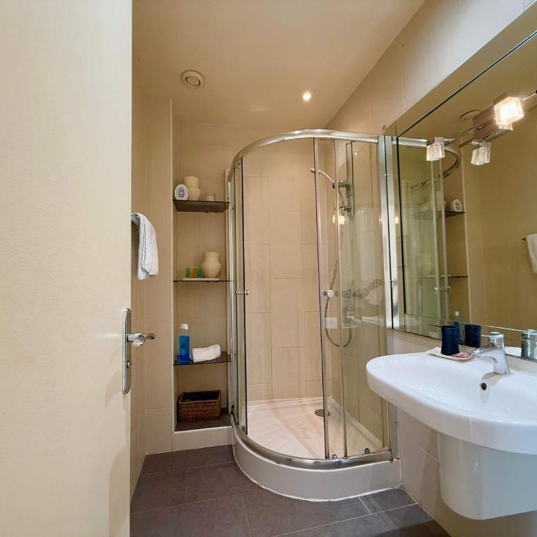A025-Appartement 2 chambres - carré d'Or-hyper centre Cannes - Apartamento - 14