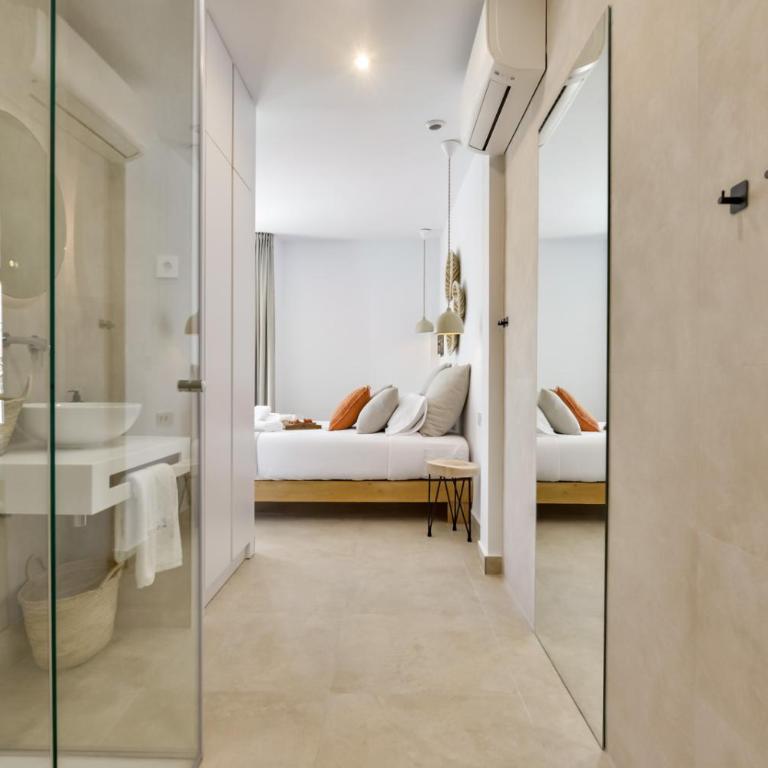 MIMAR ALTEA ROOMS - Recomendado para adultos - Habitación con cama grande y balcón - 4
