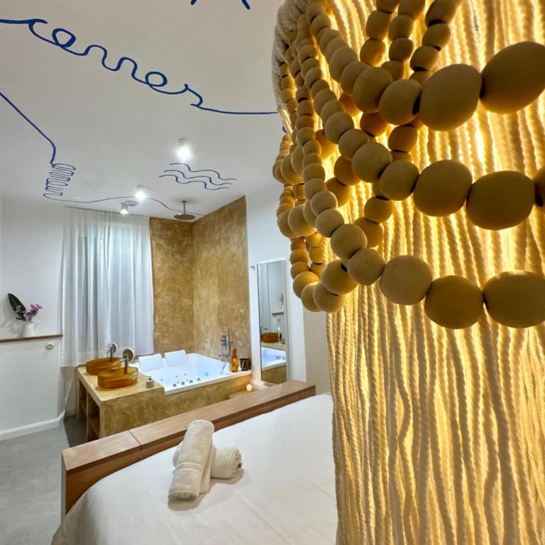 Maison LYO logement Luxe - Deluxe Suite mit Whirlpool-Badewanne - 10
