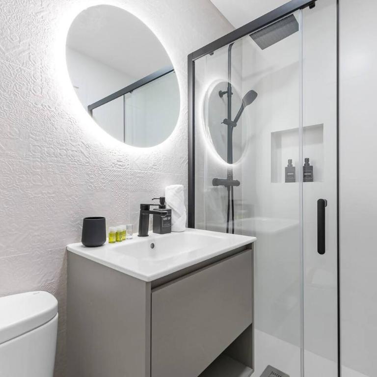 LovelyLoft Toledo 1 - One-Bedroom Apartment - 9