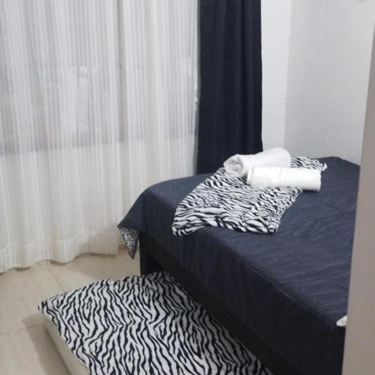 Apartamento C&B - Habitación Doble con baño privado - 2 camas - 2