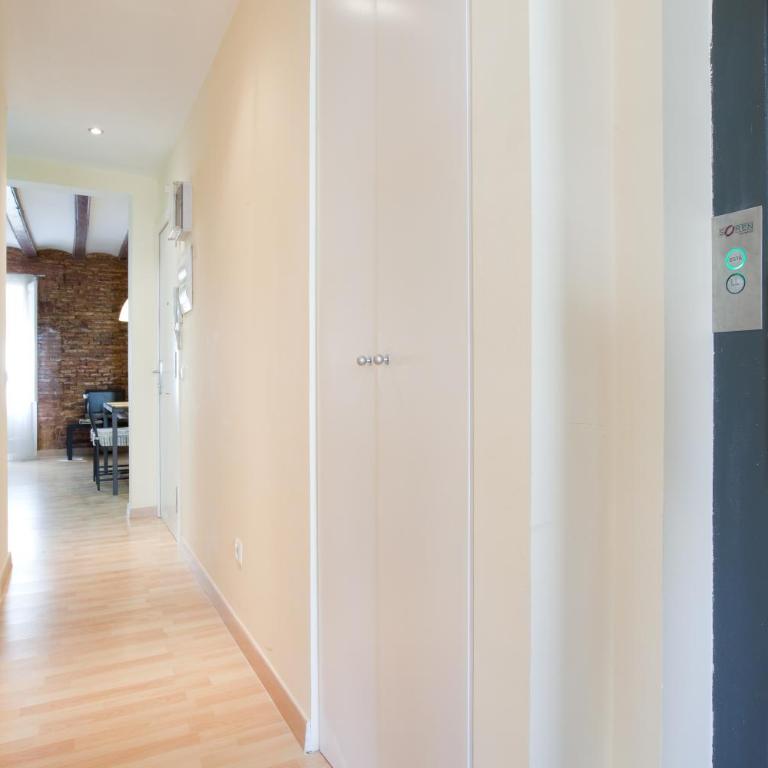 Gothic - Ramblas Apartments - Two-Bedroom Apartment with Balcony - 15