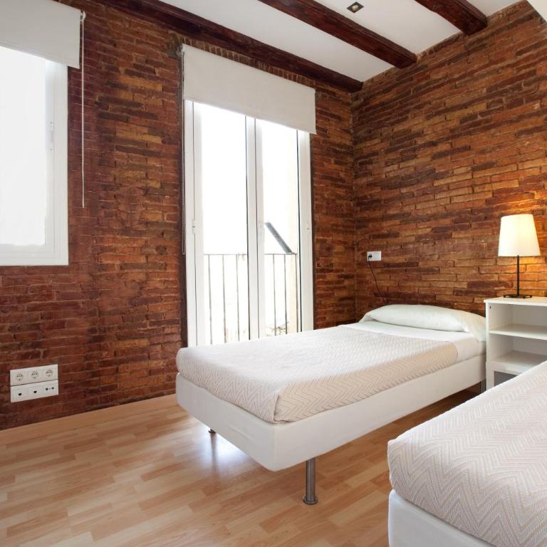 Gothic - Ramblas Apartments - Two-Bedroom Apartment with Balcony - 1