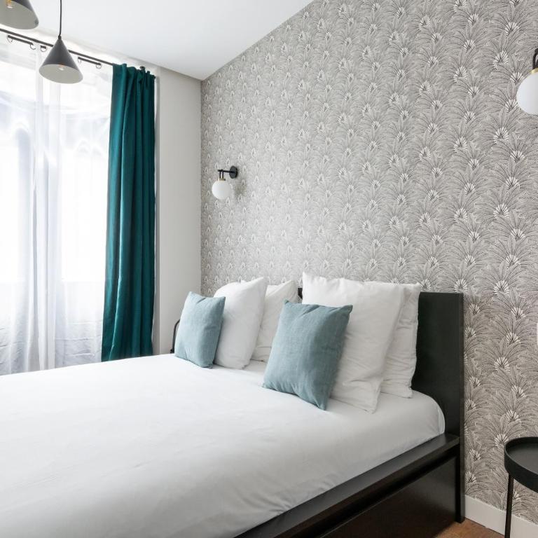 Lounge in a cosy apartment on Canal Saint-Martin - Appartement 3 Chambres - 3