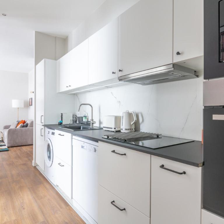 Lounge in a cosy apartment on Canal Saint-Martin - Appartement 3 Chambres - 7