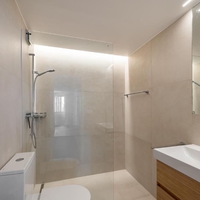 2302 Charmante 2,5-Zimmer-Wohnung mit Suedbalkon und stilvoller Einrichtung - Apartment mit Balkon - 10