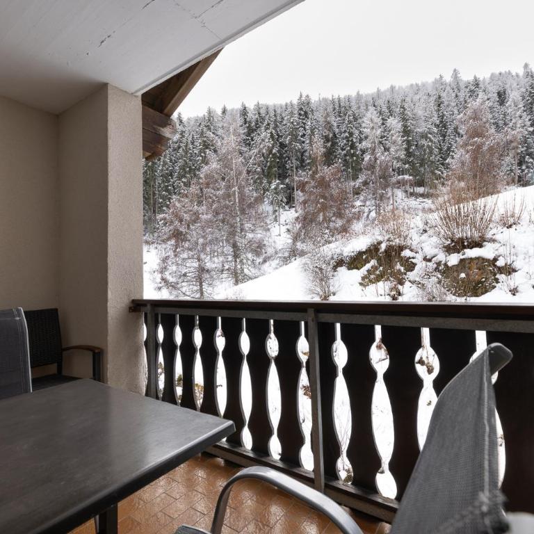 2302 Charmante 2,5-Zimmer-Wohnung mit Suedbalkon und stilvoller Einrichtung - Apartment mit Balkon - 11