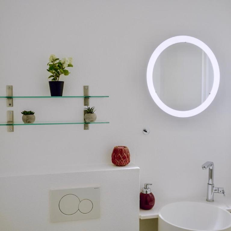 Elite Apartment - Two-Bedroom Apartment with Garden View - 23