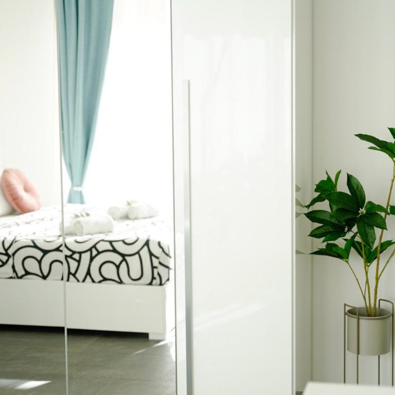 Elite Apartment - Two-Bedroom Apartment with Garden View - 33