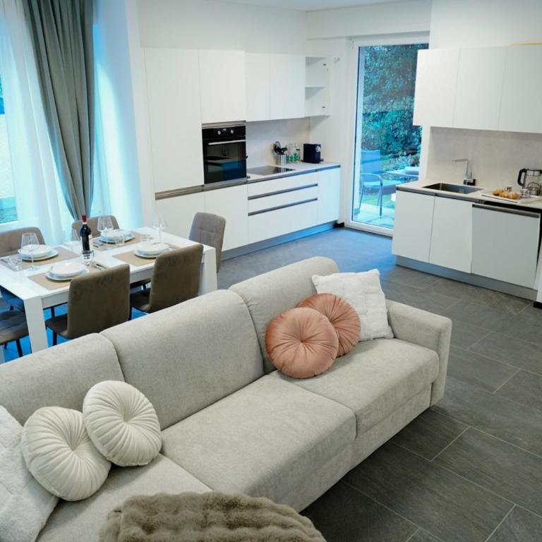 Elite Apartment - Two-Bedroom Apartment with Garden View - 6