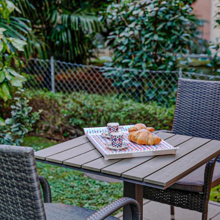 Elite Apartment - Two-Bedroom Apartment with Garden View - 43