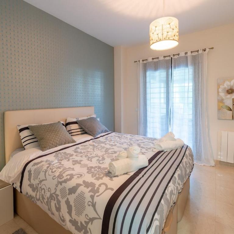 Elegant Getaway near Villa Padierna Marbella Lux - Two-Bedroom Apartment with Terrace - 43