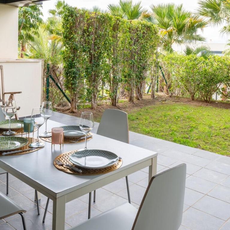Elegant Getaway near Villa Padierna Marbella Lux - Two-Bedroom Apartment with Terrace - 63