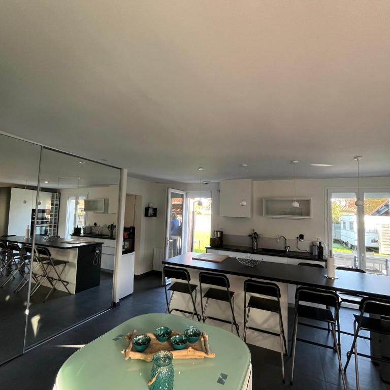 Maison famille avec piscine, Wi-Fi et parking à Gujan-Mestras - FR-1-319-583 - Maison de Vacances - 2