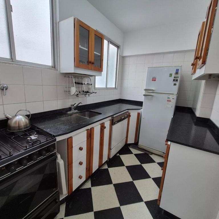 Deslumbrante vista al Mar, 8vo piso, Playa Grande con garage - Apartamento de 2 dormitorios con vistas al mar - 8