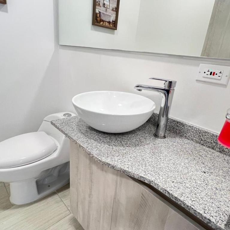 Amara 510-Comodo y amplio apartaestudio en sector Laureles - Apartamento de 1 dormitorio - 7