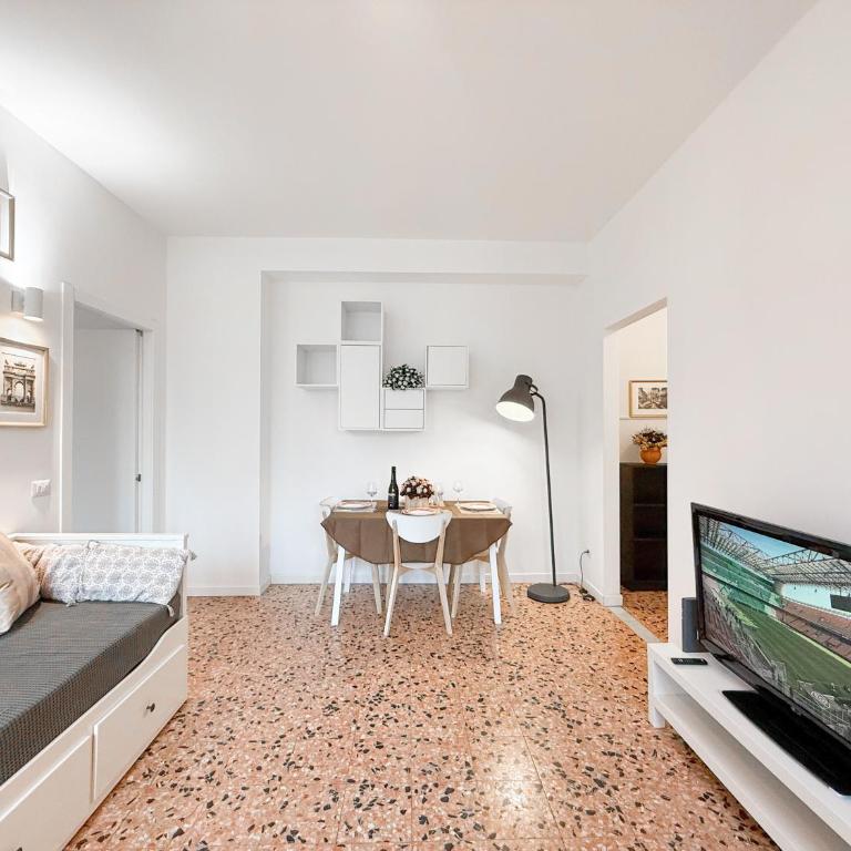 Free Park, 100m from SAN SIRO, Derby Apartment - Appartamento con 1 Camera da Letto e Balcone - 2