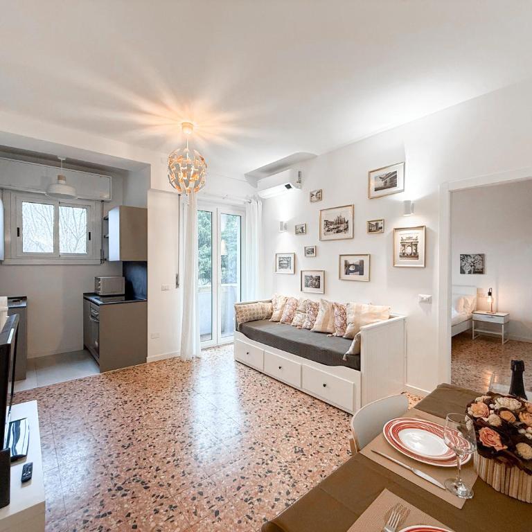 Free Park, 100m from SAN SIRO, Derby Apartment - Appartamento con 1 Camera da Letto e Balcone - 5
