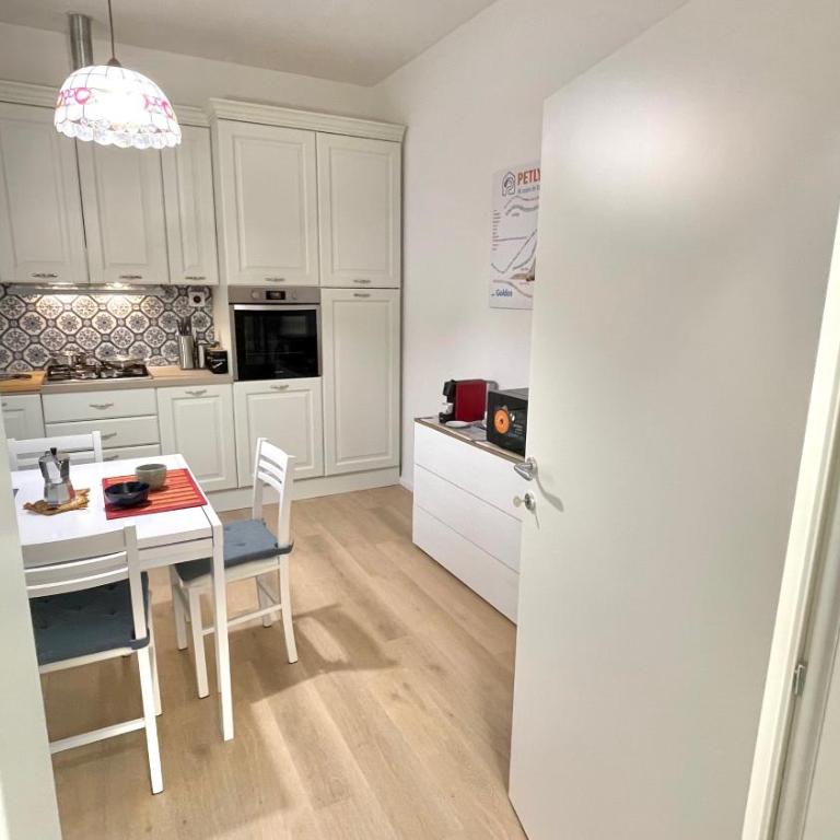 Petlyapartments #Golden - Appartamento con 2 Camere da Letto - 2