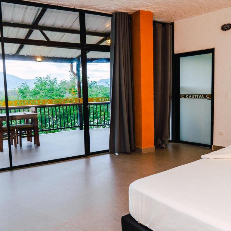 Casa Hotel Cautiva - Superior Family Room - 4