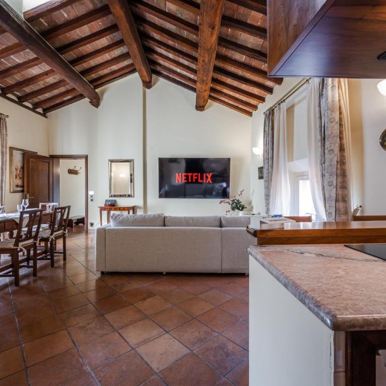 Modena City Center - Private Parking & 5 Guests - One-Bedroom Apartment - 15