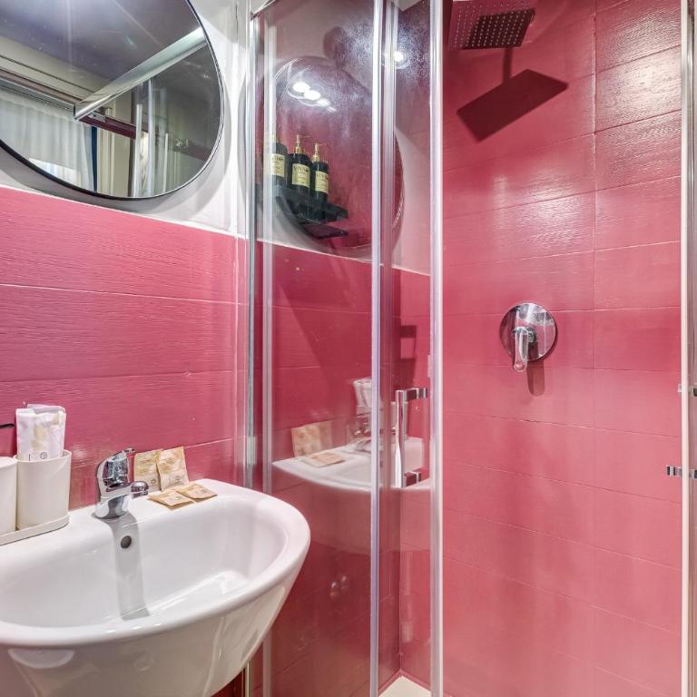 VIVILO COLLECTION - Collina 24 Suites - close to Via Veneto - Doppelzimmer mit Whirlpool-Badewanne - 2
