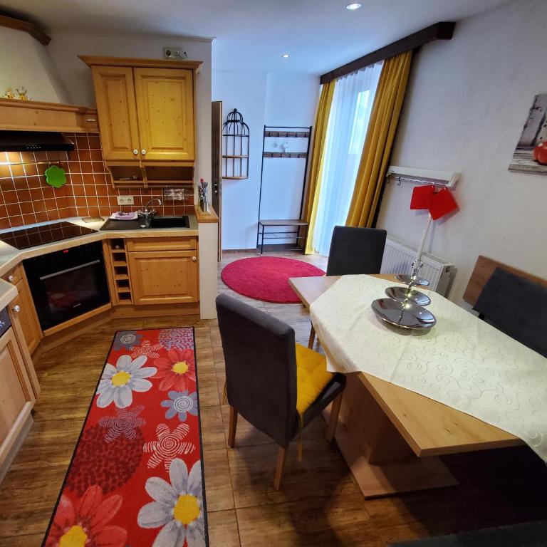 Ferienwohnung am Krausberghof mit Balkon und Parkplatz, 6 Fahrminuten zur Alpentherme Gastein und zur Schlossalmbahn - Apartment mit Blick auf die Berge - 24