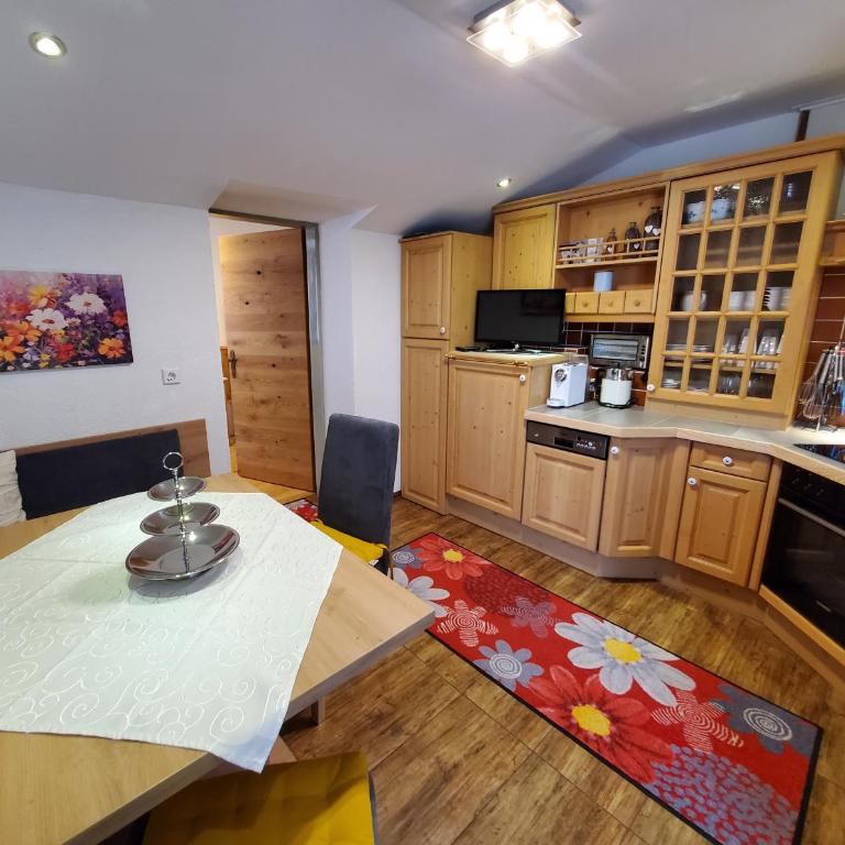 Ferienwohnung am Krausberghof mit Balkon und Parkplatz, 6 Fahrminuten zur Alpentherme Gastein und zur Schlossalmbahn - Apartment mit Blick auf die Berge - 16
