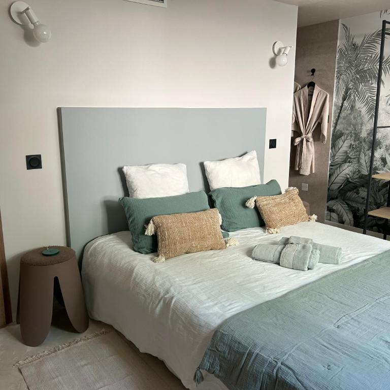 Maison CHALIOT Hosts & Events - Chambre Double Deluxe avec Douche - 2