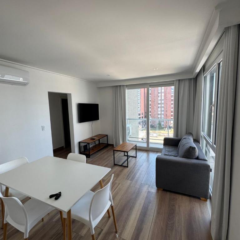 Departamento céntrico con cochera y piscina Paz 341 - One-Bedroom Apartment - 6