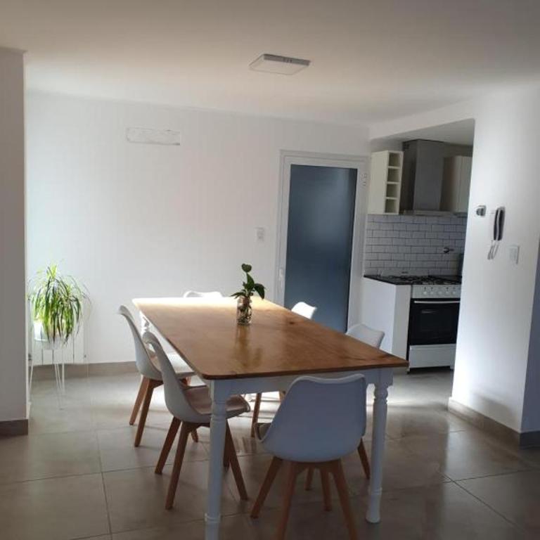 Moderno Depto 5 con cochera - Apartamento de 1 dormitorio - 5