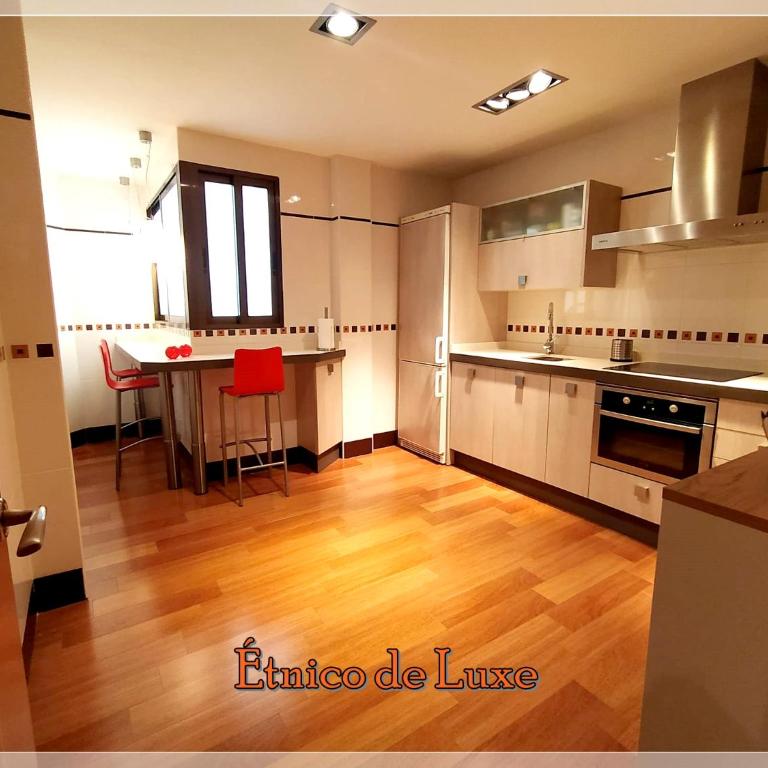 ETNICO DE LUXE wifi y aparcamiento gratis - Apartamento Familiar Deluxe - 11