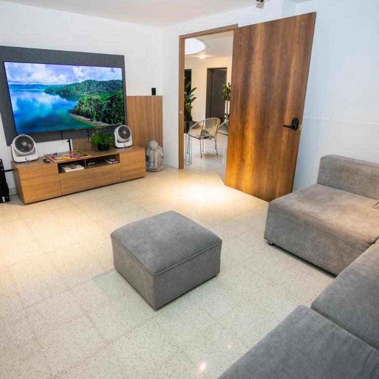 Lorel Spring luxury stay Cozy and relaxing 5BR-AC-wifi-Jacuzzi-AC-Laundry - Casa de 5 dormitorios - 7