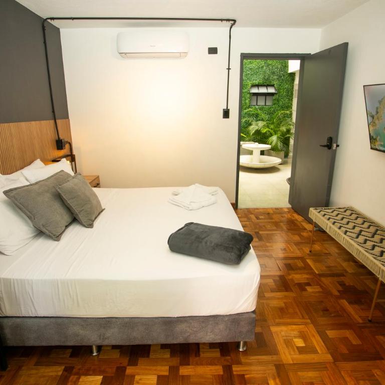 Lorel Spring luxury stay Cozy and relaxing 5BR-AC-wifi-Jacuzzi-AC-Laundry - Casa de 5 dormitorios - 74