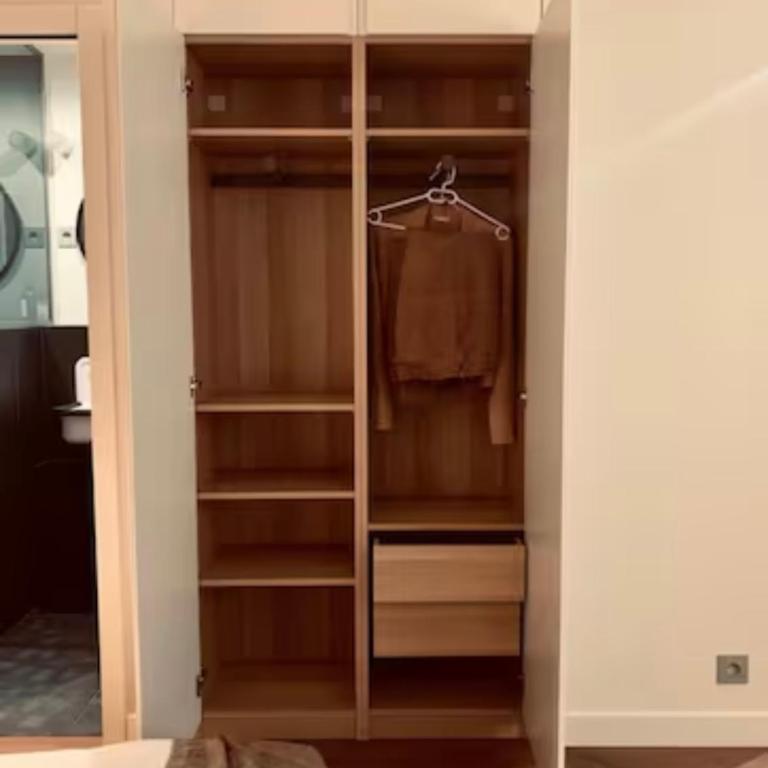 Chic Studio - Montorgueil, AC & Fast Wi-fi - One-Bedroom Apartment - 3