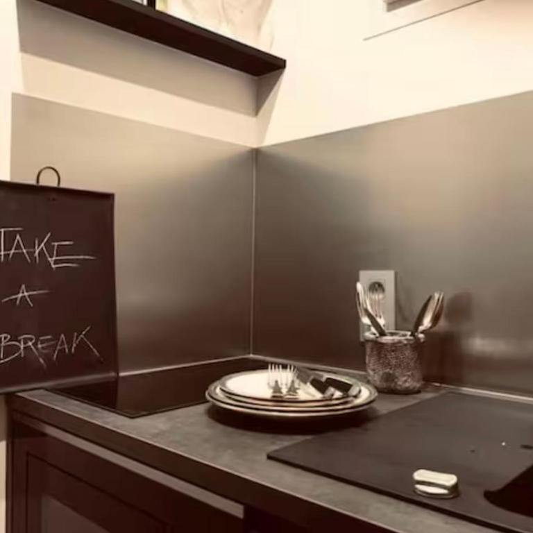 Chic Studio - Montorgueil, AC & Fast Wi-fi - One-Bedroom Apartment - 4