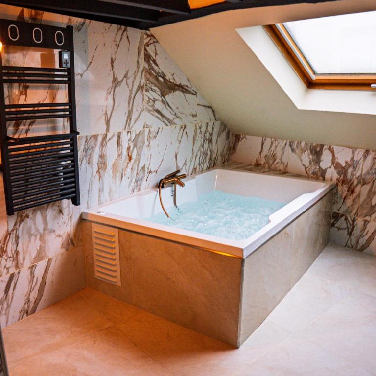 La Marble Room - Suite balnéo & sauna - Appartement 1 Chambre - 11
